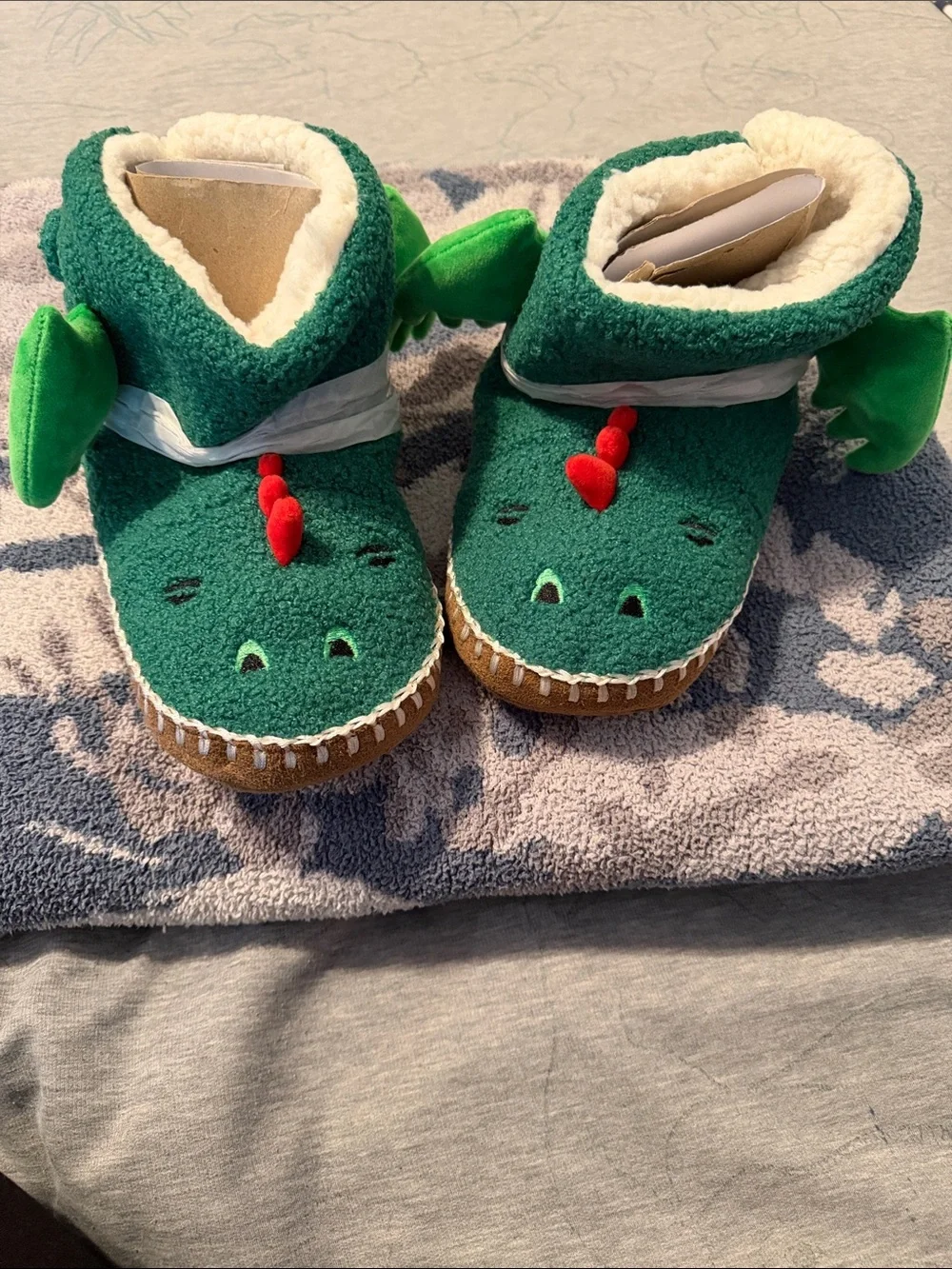 Hanna Anderson Green Dragon Plush Slipper Boots Never Worn! Size 4Y-5Y